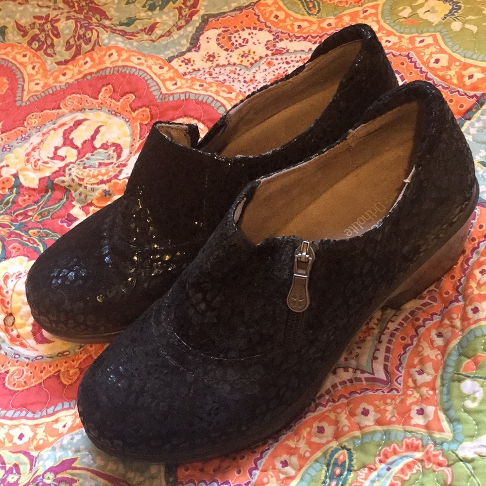 Women’s nursing shoes